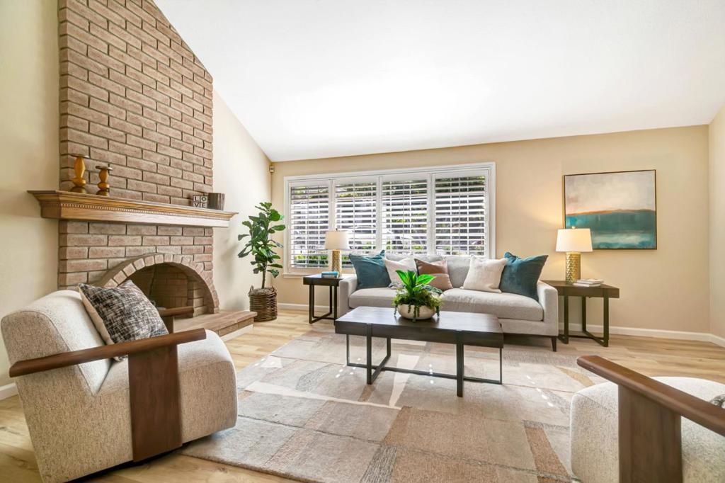 listing image 130721041470354107833