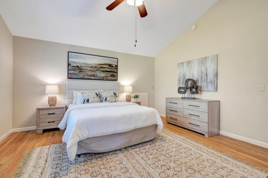 listing image 130726184004801885150