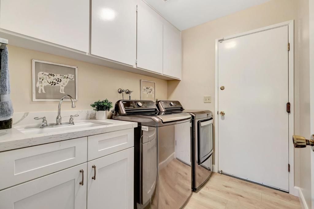 listing image 130723408669261272396