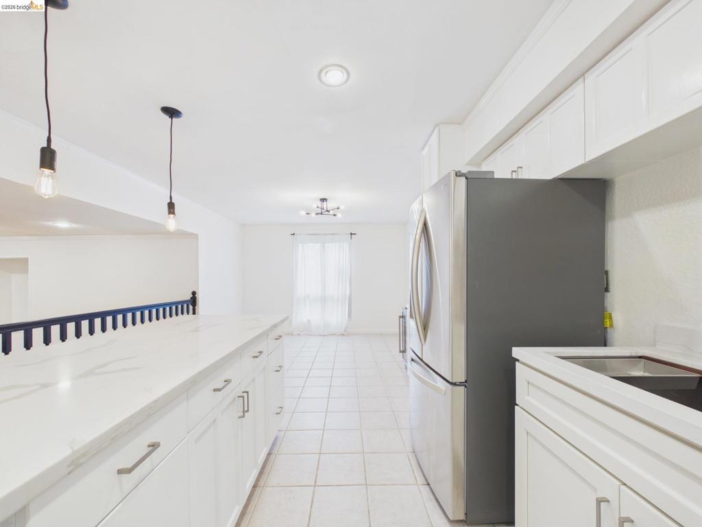 466 Crescent St 114