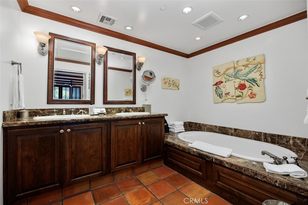 La Costa - Residential