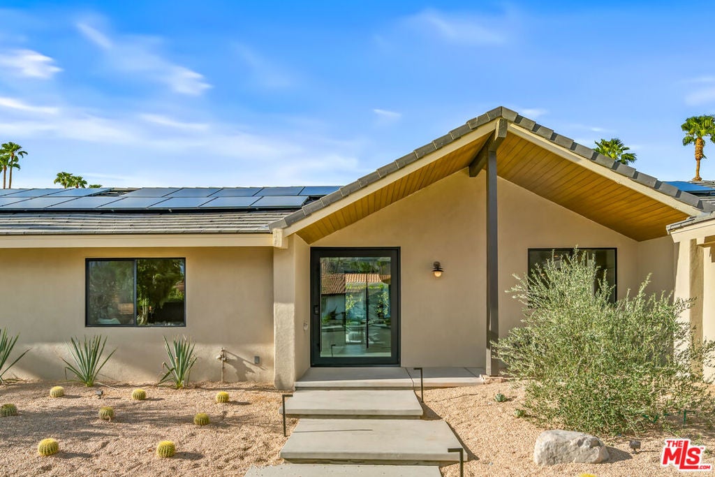 2942 E Orella Circle