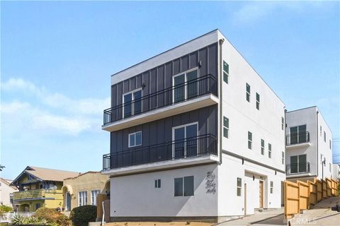 Photo of 4511 Rosewood Avenue #1/2, Los Angeles, CA 90004 (MLS # BB25180270)