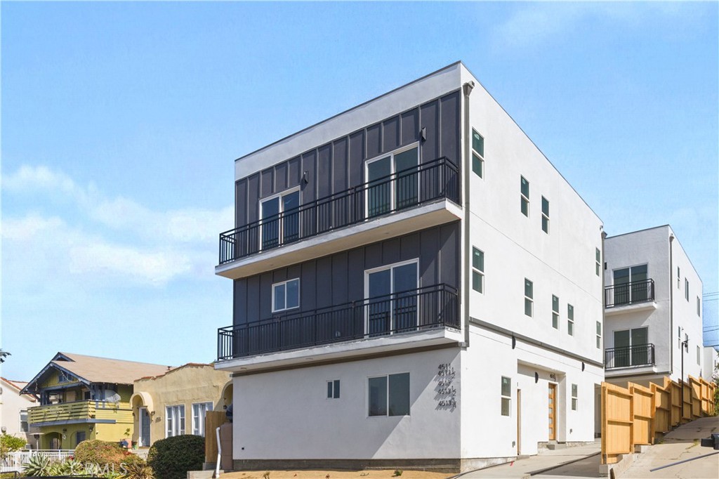 **Move-in incentive of ONE MONTH free! Listing Price of $5,037 takes into account the one month move in credit. Lease price is $5,995.**
Experience Modern Luxury Living
Discover the perfect blend of style, space, and convenience in this brand-new 4-bedroom, 4.5-bathroom townhome. Designed with an open-concept layout, tall ceilings, and expansive windows, this residence is filled with natural light and a sense of effortless elegance.
The beautiful kitchen features sleek cabinetry, premium stainless steel appliances, and plenty of counter space. Each bedroom offers its own private bath, creating the ultimate comfort and privacy for family or guests.
Additional highlights include assigned parking, in-unit laundry, and an outdoor balcony for lounging, or simply soaking up the sunshine.
The listing specifically places the property in the Oakwood pocket, described as a "highly walkable" area that enjoys proximity to Larchmont Village, Hollywood, Silver Lake, East Hollywood Metro, and the 101 Freeway
This townhome is the Oakwood pocket of Mid-Wilshire. This is a highly walkable area that enjoys proximity to Larchmont Village, Hollywood, Silver Lake, East Hollywood Metro, and the 101 Freeway
Welcome to your next chapter in luxury.