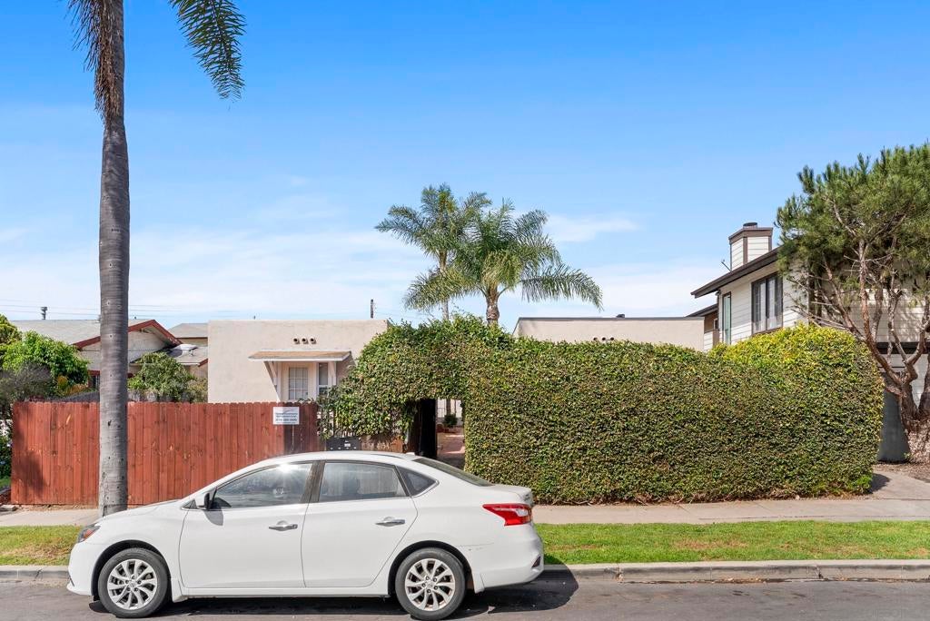 4152 64 33rd Street