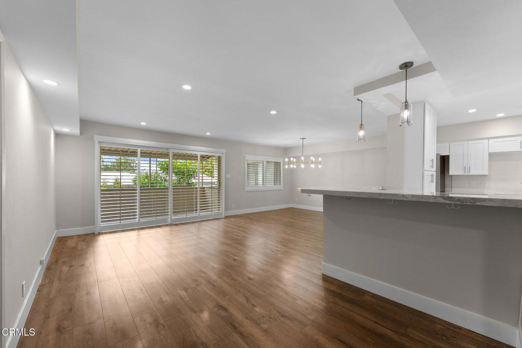385 S Oakland Avenue 304