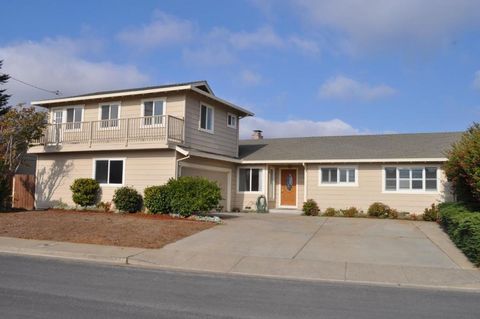 Photo of 224 Briarwood Drive, Watsonville, CA 95076 (MLS # ML82054117)