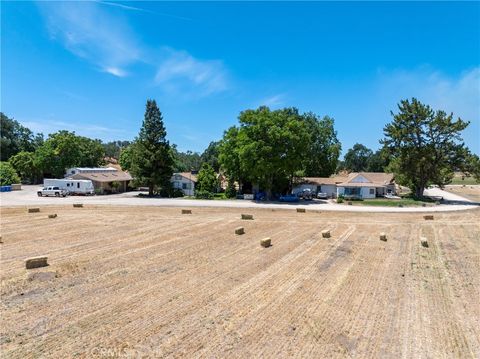 Tiny photo for 5275 Camp 8 Road, Paso Robles, CA 93446 (MLS # NS26112499)