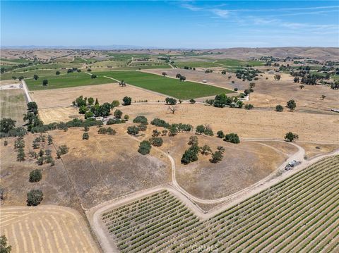 Tiny photo for 5275 Camp 8 Road, Paso Robles, CA 93446 (MLS # NS26112499)