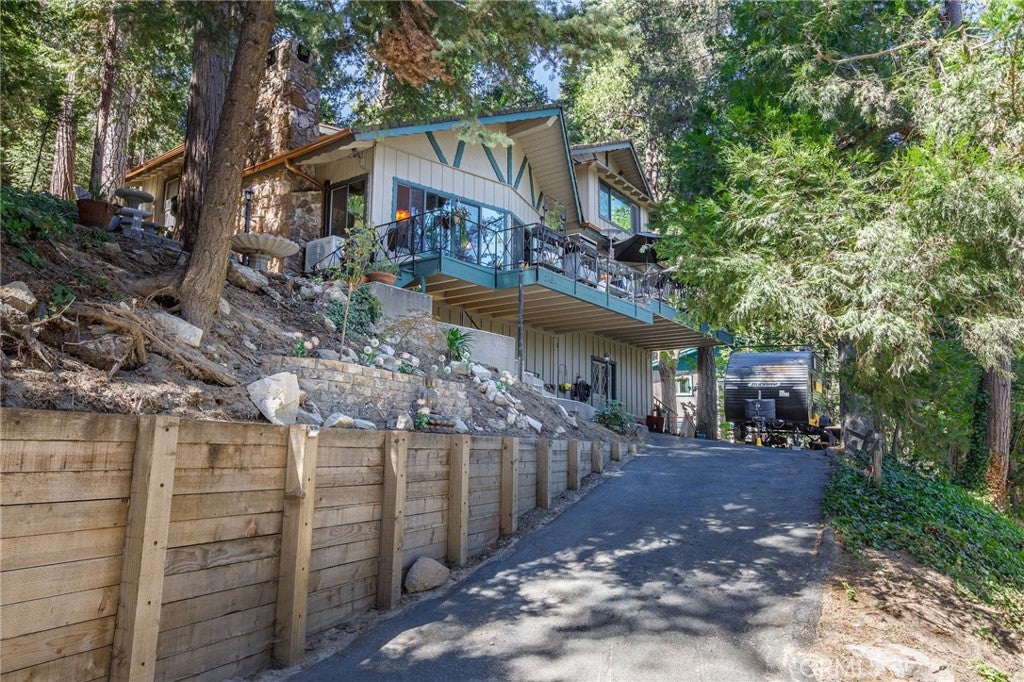 24611 Valle Drive
