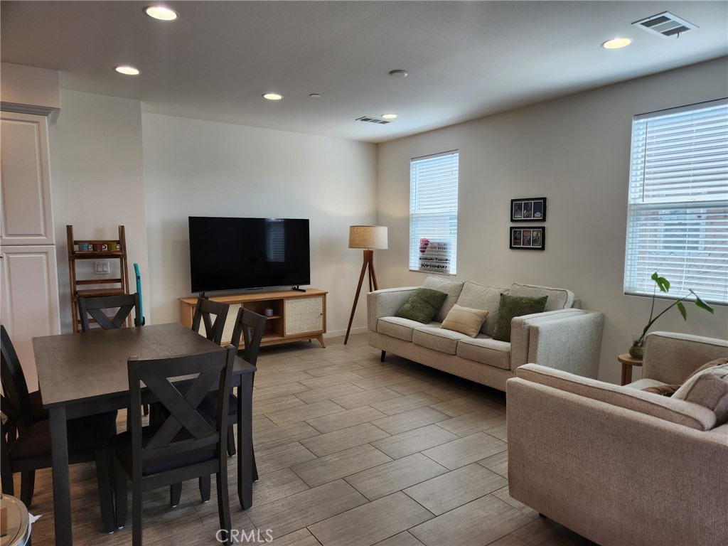 8823 Jacaranda F
