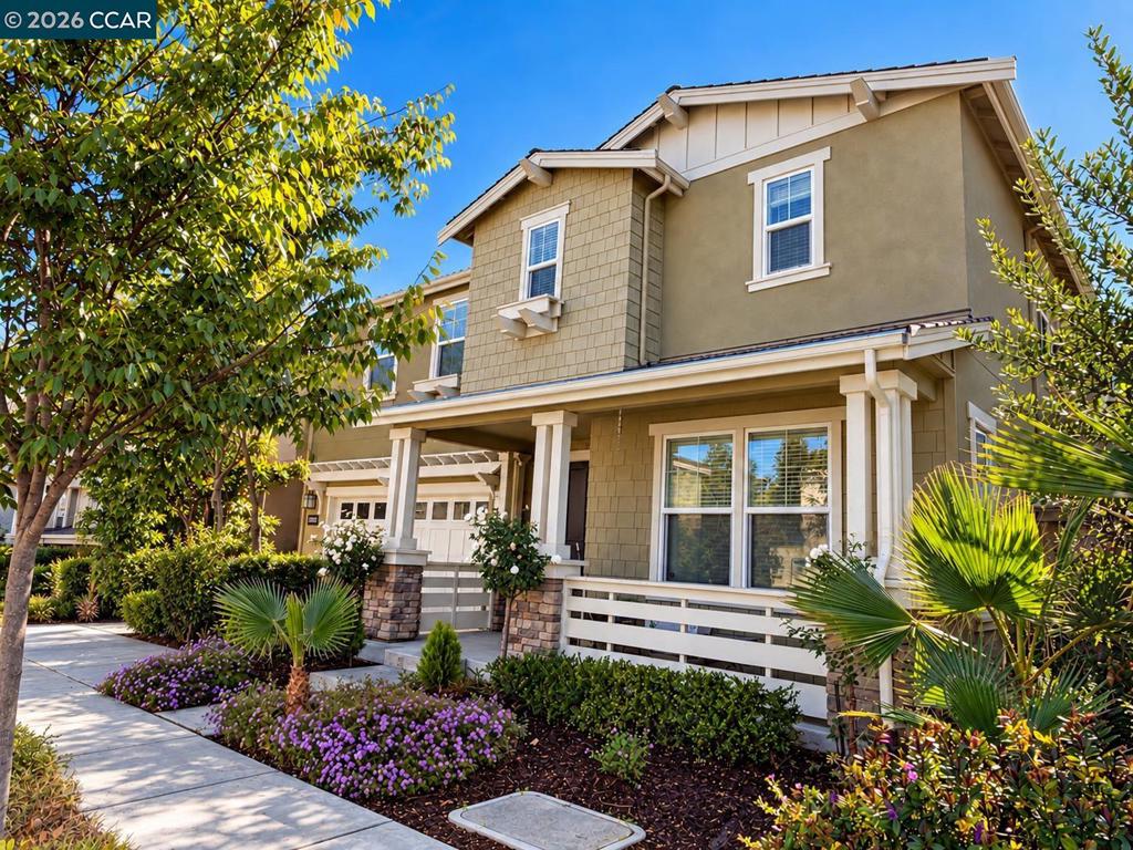 1096 Gardenia Loop