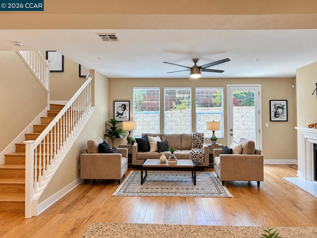 1096 Gardenia Loop