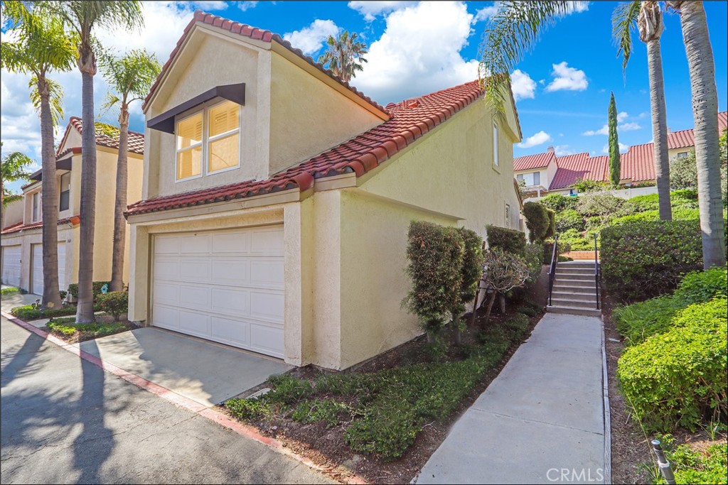 25225 Avenida Tranquila