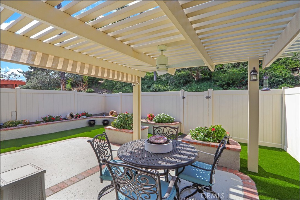 25225 Avenida Tranquila