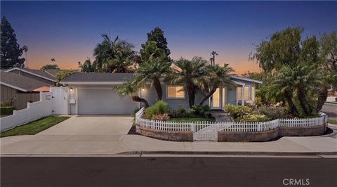 Photo of 3281 Michigan Avenue, Costa Mesa, CA 92626 (MLS # OC26194091)
