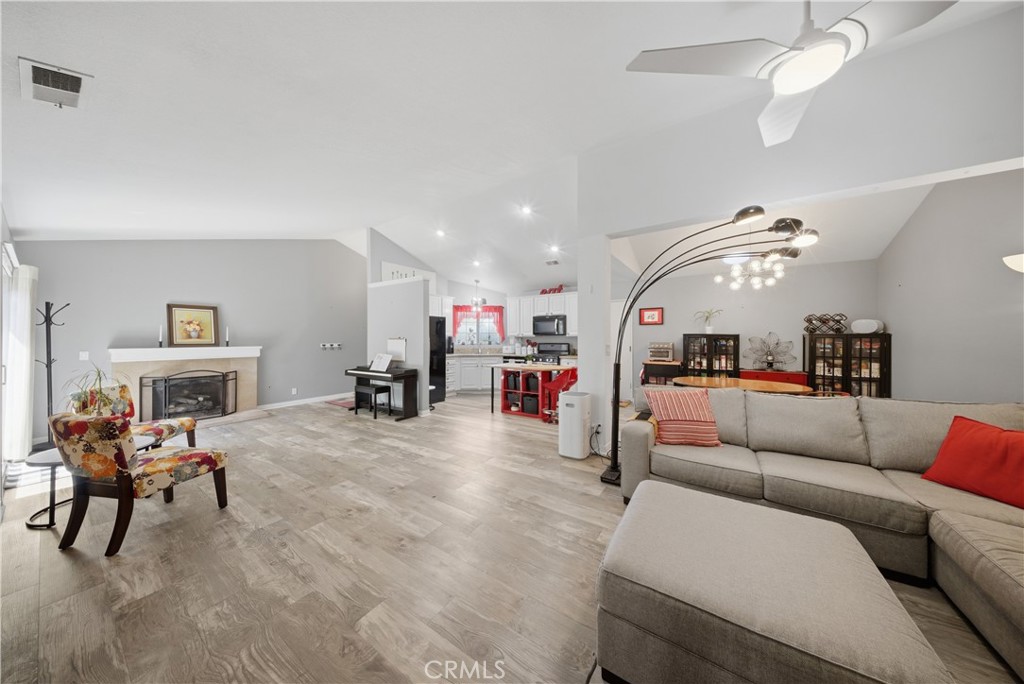 8462 E Amberwood