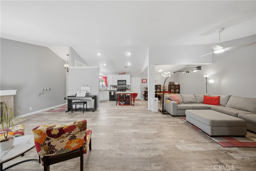 8462 E Amberwood