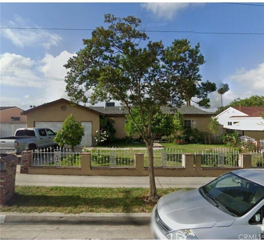 Location! Location! Location! This is the perfect Starter home for first-time buyers. This-single story home offers 4 bedrooms, 2 baths, Nice back yard,

Close to schools.