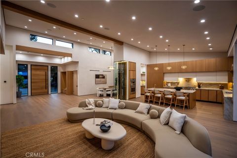 Photo of Av Rawlings, Woodland Hills, CA 91367 (MLS # SR26090952)