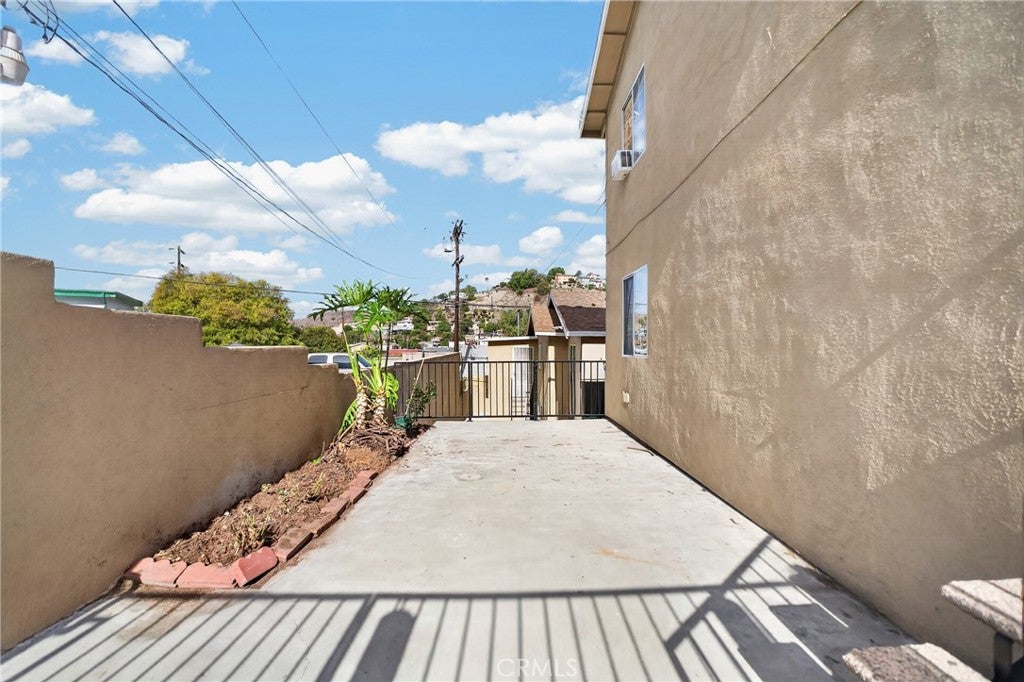 5043 Borland Rd