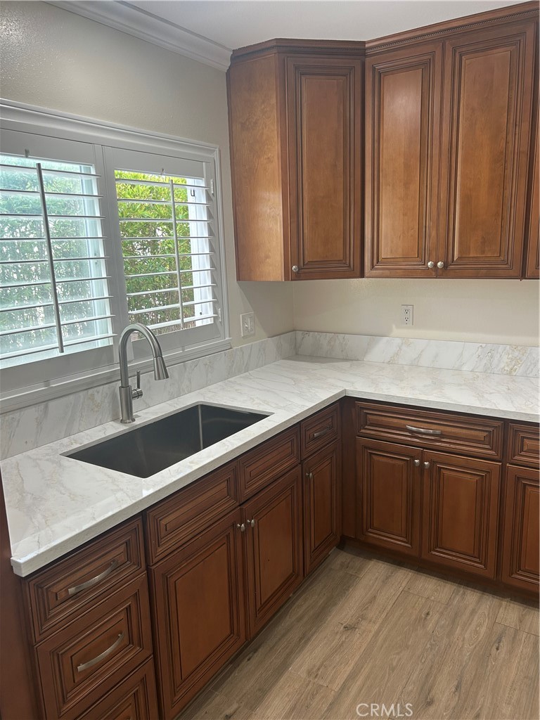 1519 S Weymouth