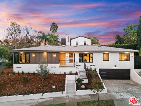 Photo of 5154 W 12th Street, Los Angeles, CA 90019 (MLS # 26834357)