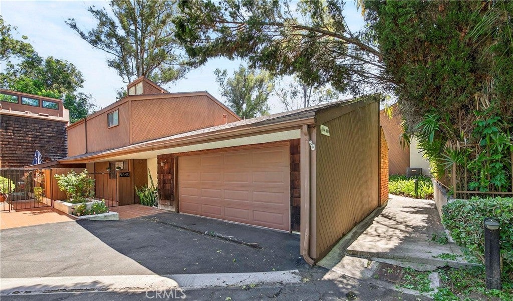 9440 Friendly Woods Lane