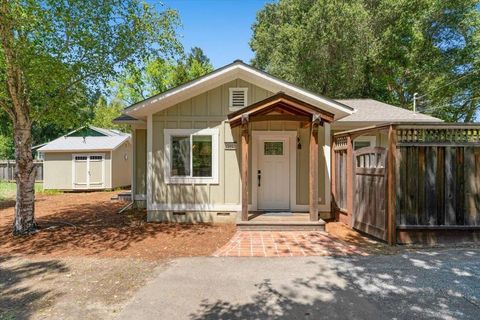 Photo of 15915 Kings Creek Road, Boulder Creek, CA 95006 (MLS # ML82045729)