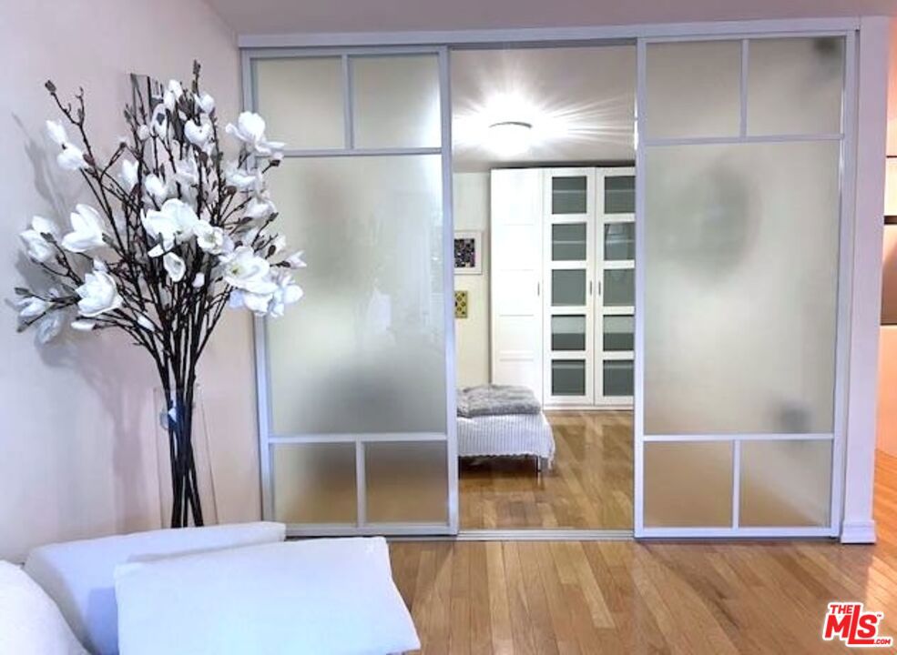 Properties 2 11645 Montana Avenue 102