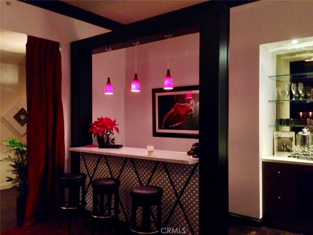 Los Angeles, California, 90024, United States, 3 Bedrooms Bedrooms, ,5 BathroomsBathrooms,Residential,Pending,2045513