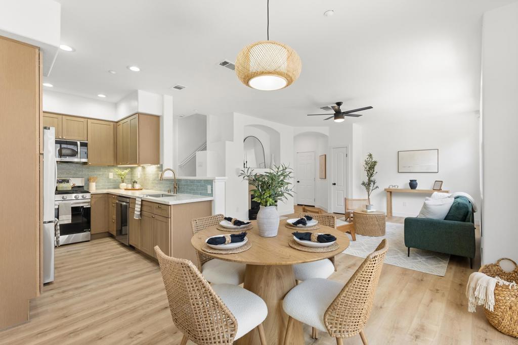 6415 Terraza Portico