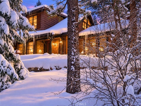 Photo of 42795 Cougar RD, Big Bear Lake, CA 92315 (MLS # IV26200845)