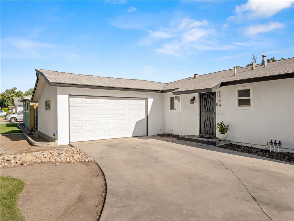 2984 E Norwich