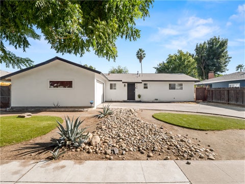 Photo of 2984 E Norwich AVE, Fresno, CA 93726 (MLS # FR26194364)