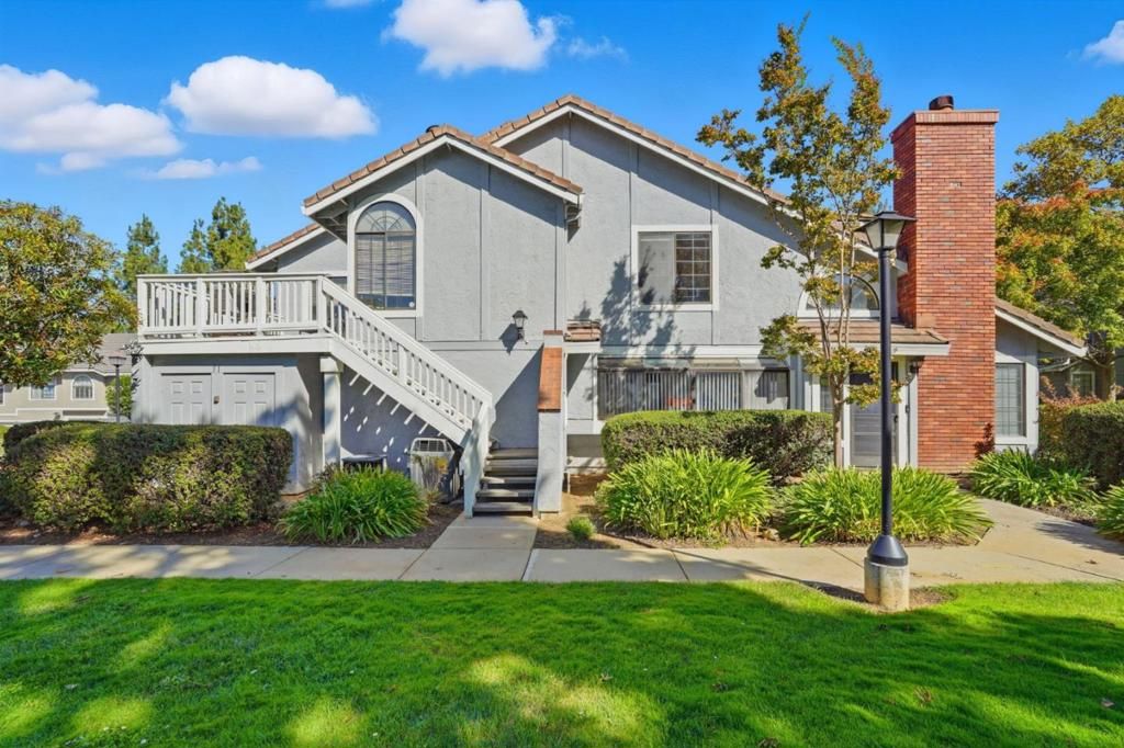 Photo of 2512 Yerba Hills Court, San Jose, CA 95121 (MLS # ML82025696)