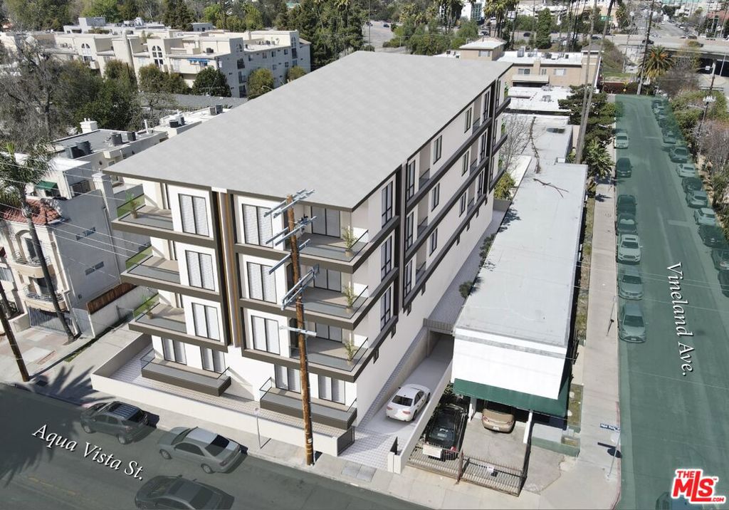 11015 Aqua Vista Street