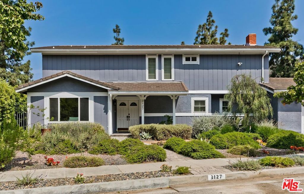 Properties 2 3127 Arrowhead Drive