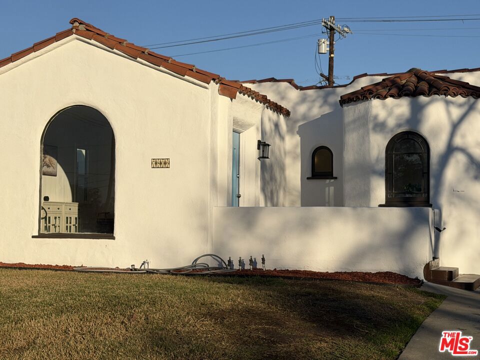 7806 S Denker Avenue