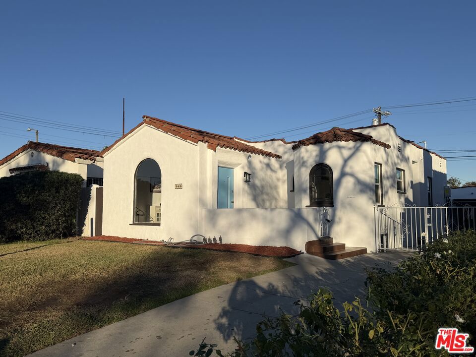 7806 S Denker Avenue