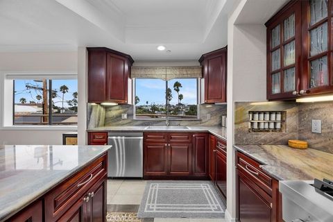 Tiny photo for 512 Esplanade #303, Redondo Beach, CA 90277 (MLS # PV25227212)