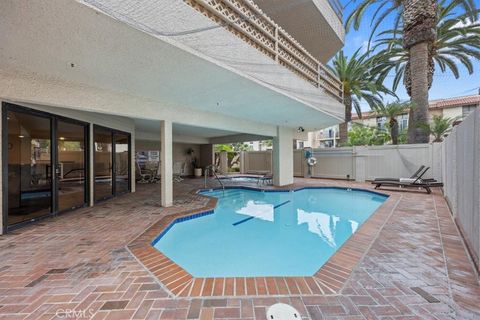 Tiny photo for 512 Esplanade #303, Redondo Beach, CA 90277 (MLS # PV25227212)