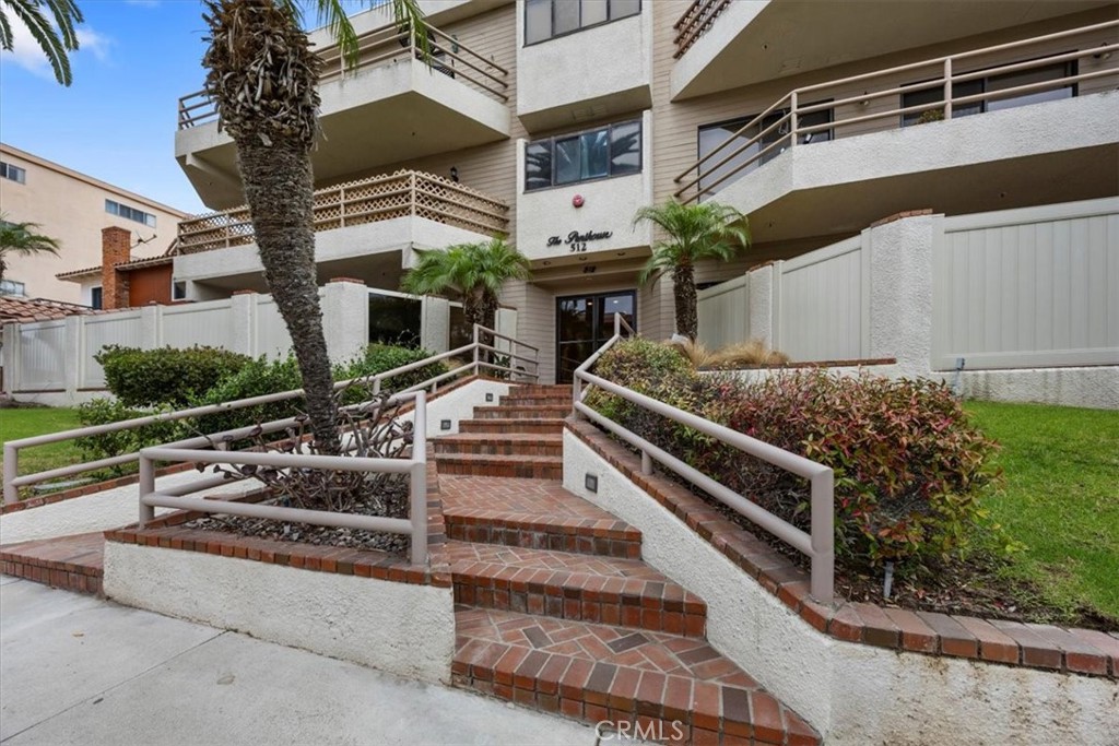 512 Esplanade 303
