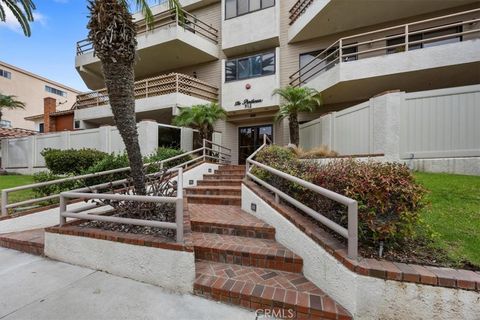 Tiny photo for 512 Esplanade #303, Redondo Beach, CA 90277 (MLS # PV25227212)