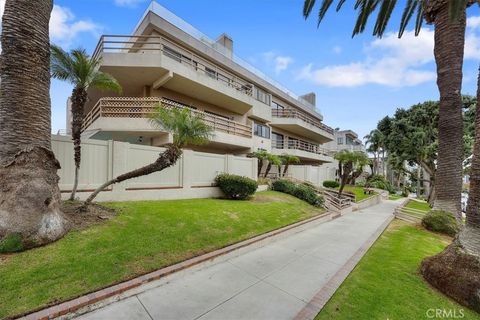 Tiny photo for 512 Esplanade #303, Redondo Beach, CA 90277 (MLS # PV25227212)