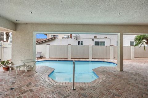 Tiny photo for 512 Esplanade #303, Redondo Beach, CA 90277 (MLS # PV25227212)