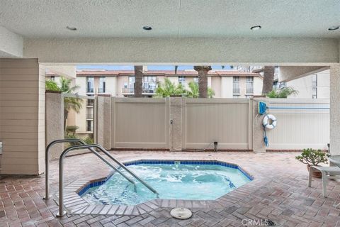 Tiny photo for 512 Esplanade #303, Redondo Beach, CA 90277 (MLS # PV25227212)