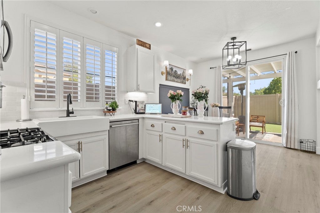 27610 Elkwood