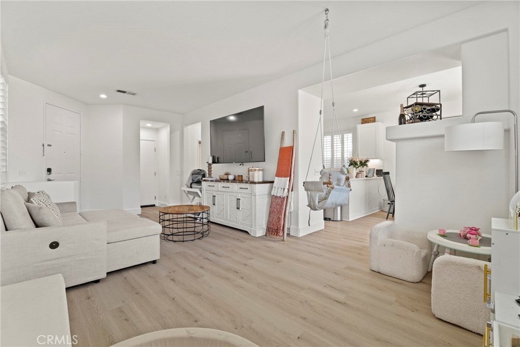 27610 Elkwood