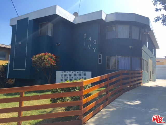 CASH-FLOW, turn-key Inglewood building near the future Crenshaw Metro Station and NFL Stadium. All units remodeled with high quality laminate flooring throughout, new finishes, and stainless appliances. Easy to rent and easy to maintain with low operating expenses. Quiet tree-lined street, and plenty of parking (2 open, and 4 garage spaces). Coin operated laundry machines are not leased, and bring in addition income. New roof.OFFERS DUE BY 5PM WEDNESDAY 9/21.